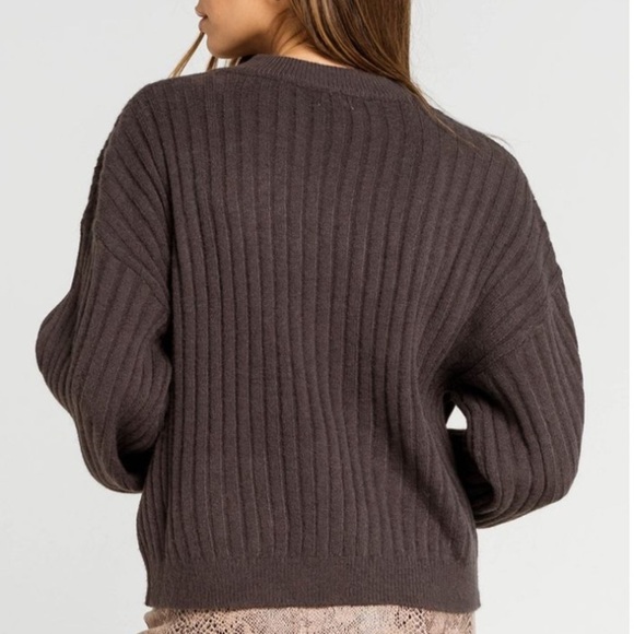 NWT Tilly’s West Of Melrose Balloon Sleeve It Up To Me Sweater in Graphite - Picture 3 of 6